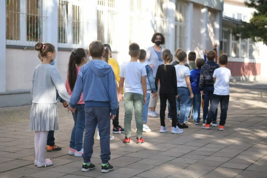 Ministar: U školama oko 30.000 zaposlenih na određeno, posao za stalno dobija još 4.000