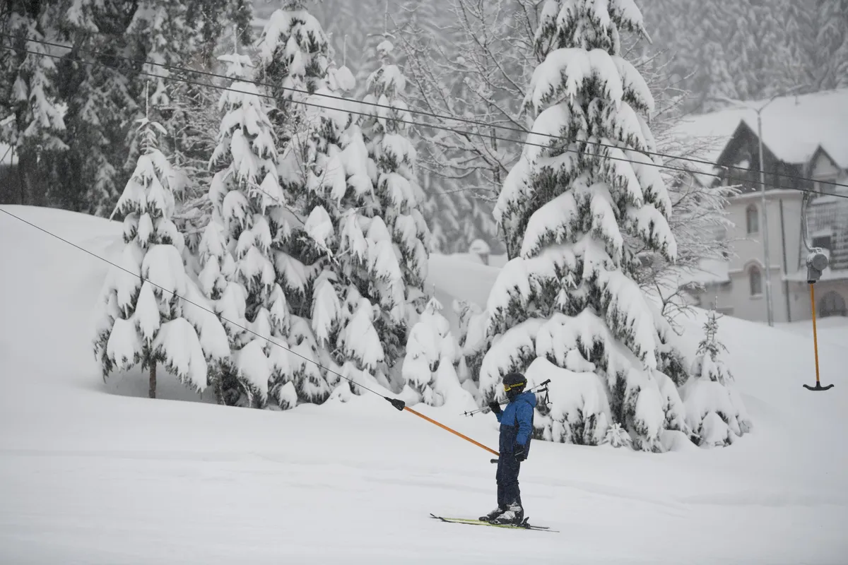Na Jahorini palo 10 do 15 centimetara snega