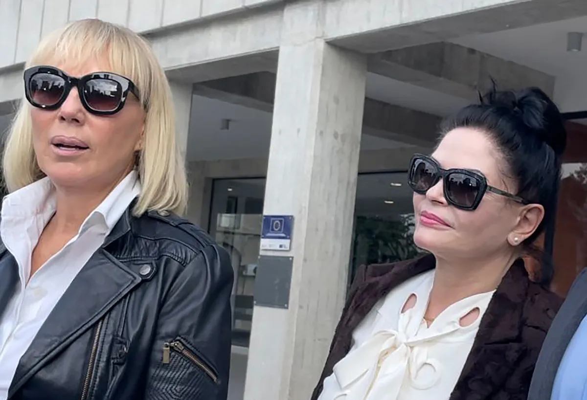 Lepa Brena na večeri sa vanbračnim sinom Miroslava Ilića: Nazdravili uz vino FOTO
