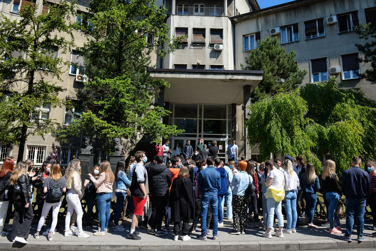 Niški studenti pozvali građane da doniraju pomoć vatrogascima i dobrovoljcima koji gase požar