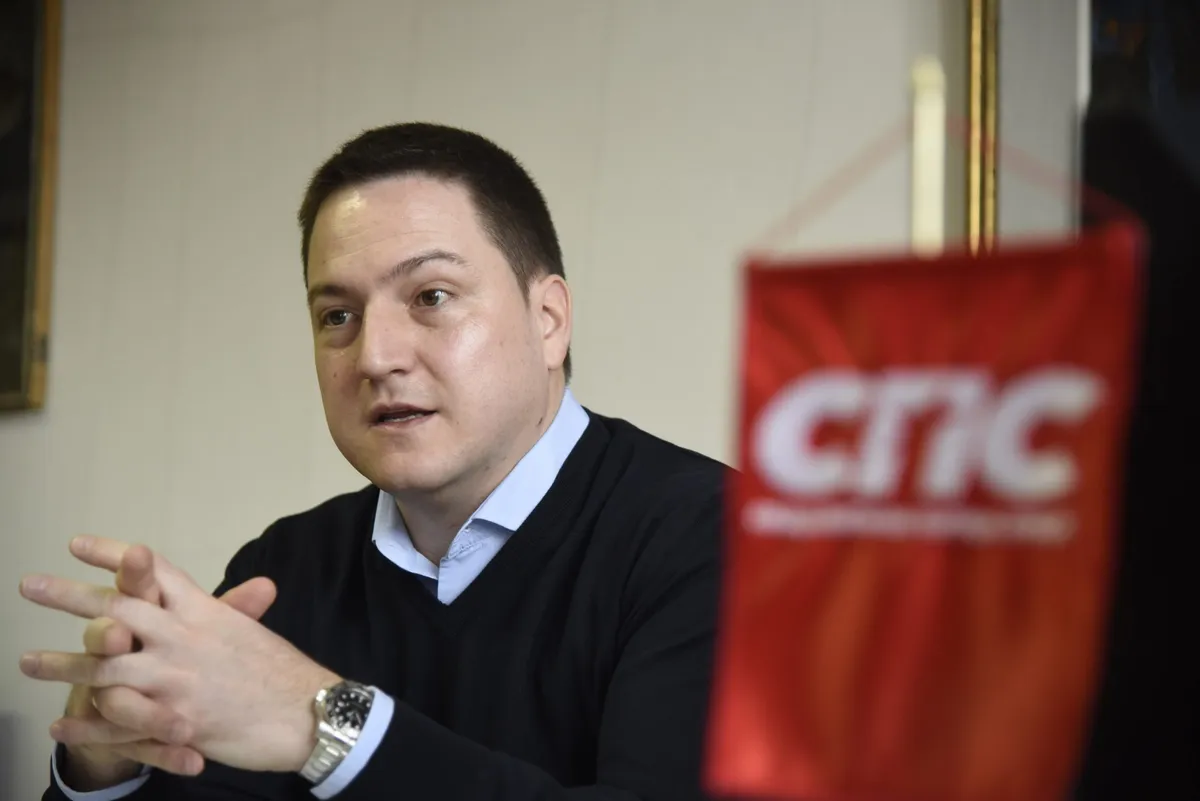 Ružić “bacio bombu” među socijaliste i najavio napad na Dačićevu poziciju, ali na pitanja ne odgovara: Turbulencije u SPS-u posle izbora