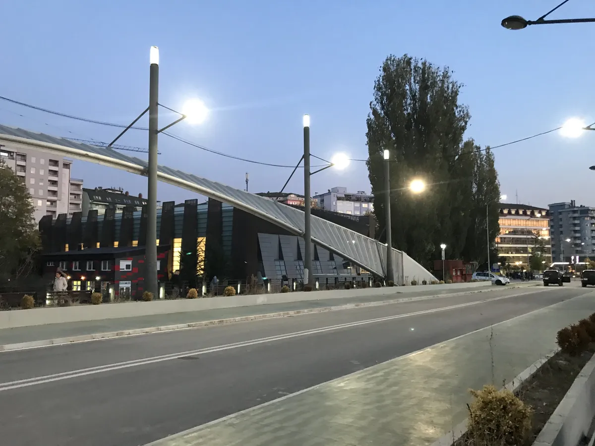 EU o mostu: O KFOR-u odlučuje NATO, konsultacije Severne i Južne Mitrovice sa Prištinom moraju da se poboljšaju