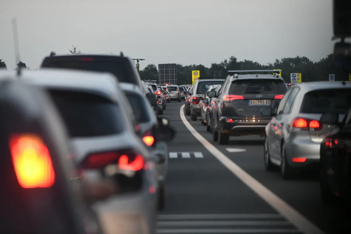VIDEO Novo upozorenje na putu Požarevac-Golubac: Društvenim mrežama kruže snimci vožnje u kontra smeru po srpskim putevima
