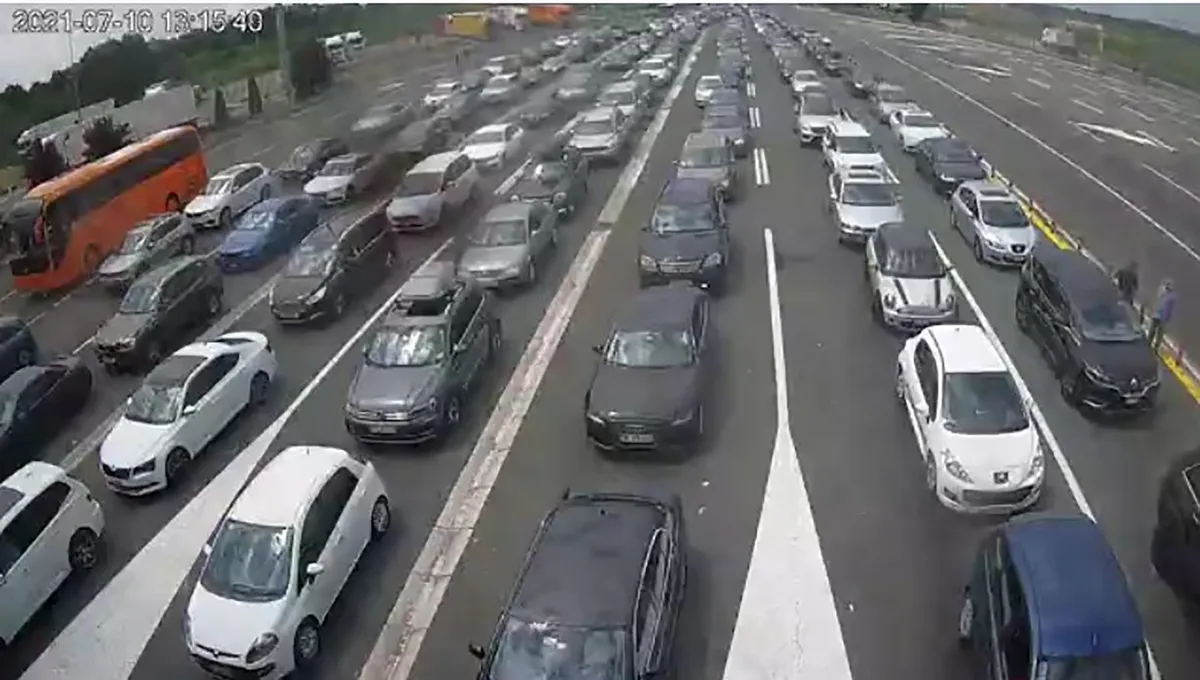 Haos na granicama od ranog jutra zbog novih pravila: Kolone kilometarske, a očekuje se da će biti još gore