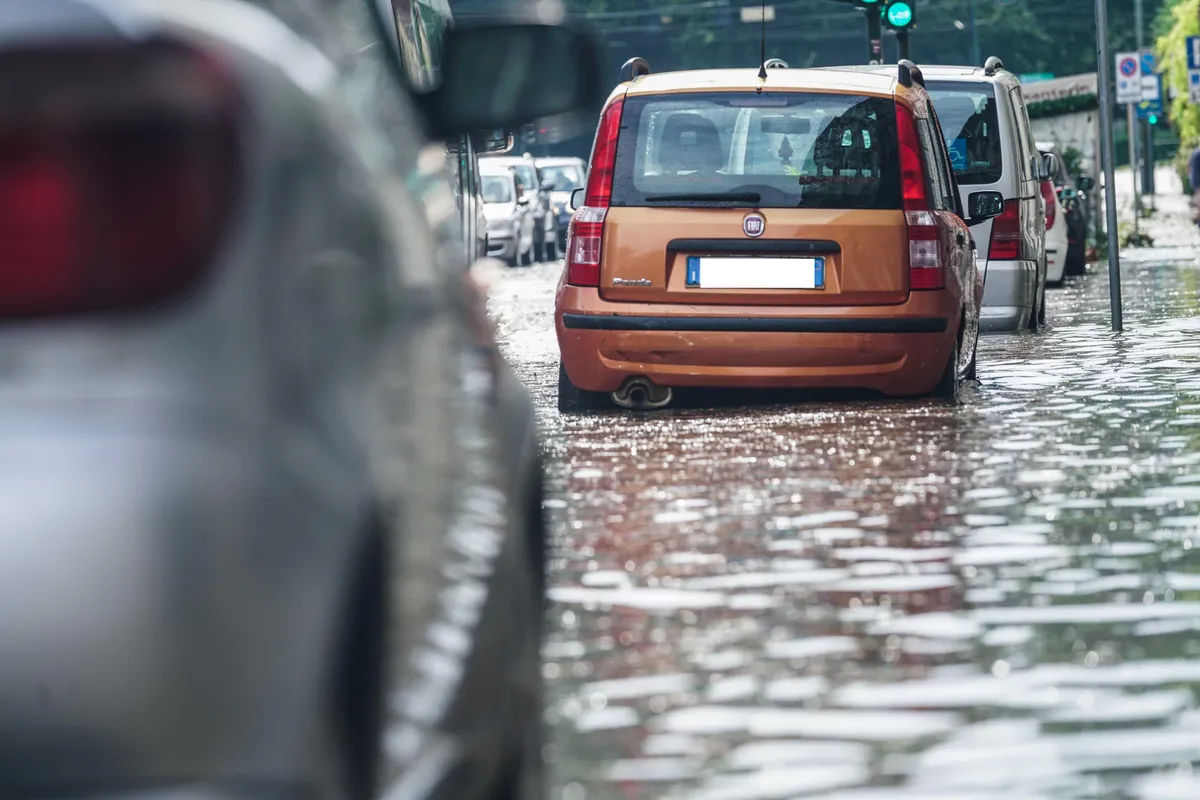 Kiša potopila Dubrovnik: Ulice pod vodom, od stepenica napravljeni vodopadi VIDEO