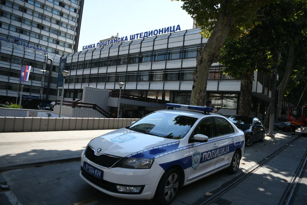 Dve osobe uhapšene zbog sumnje da su oštetile Poštansku štedionicu za 3,4 miliona dinara