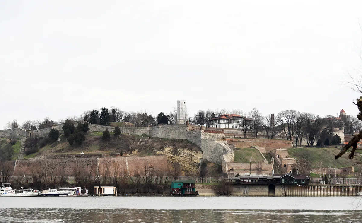 Mladić teško povređen na Kalemegdanu: Pao sa zida tvrđave sa više od 10 metara visine, nesreća se dogodila pred zoru