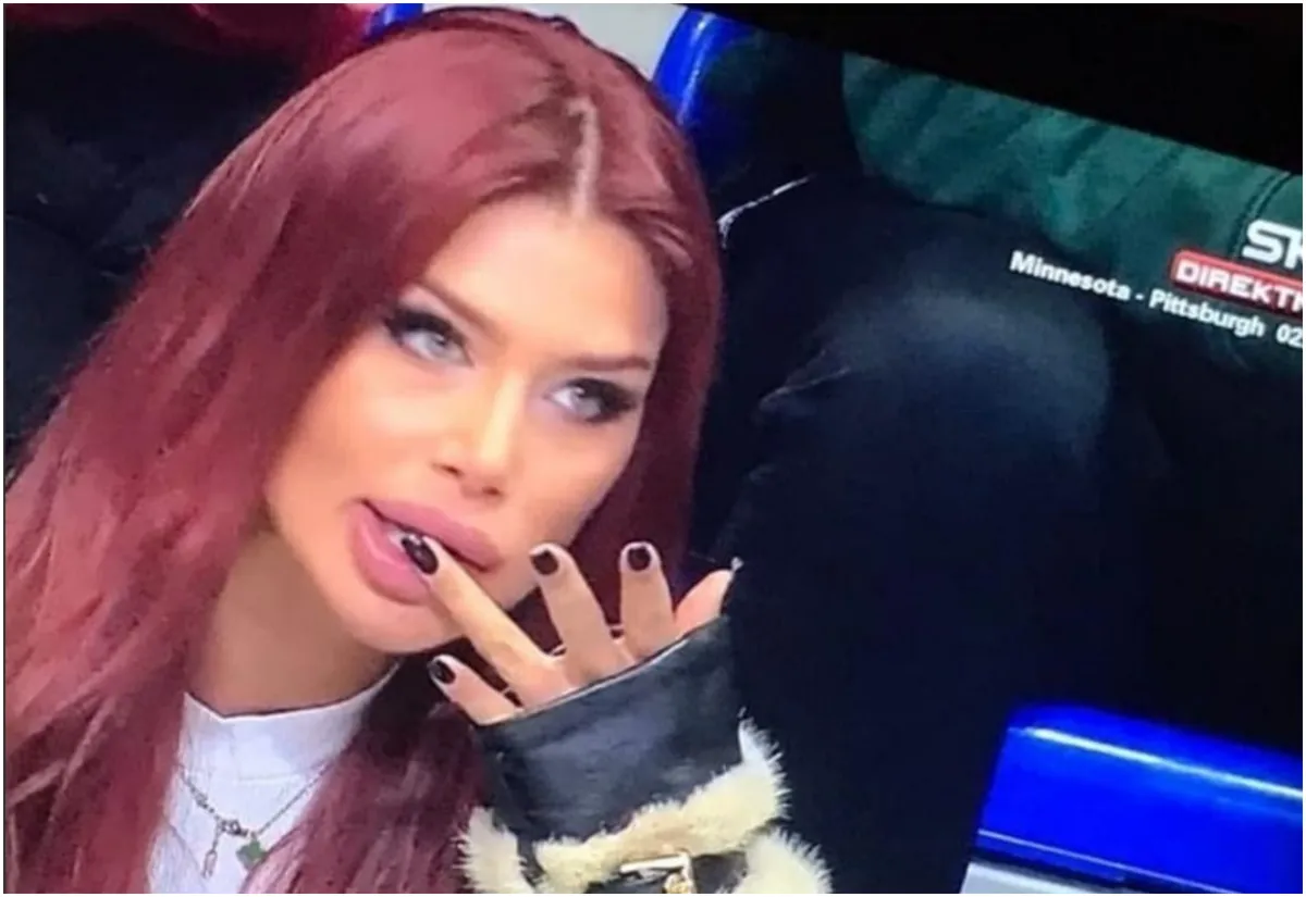 Ivanu Boom Nikolić doživela linč na mrežama zbog Francuske pevačice: Ukrala joj ideju za album, pa se pokajala kao nikad