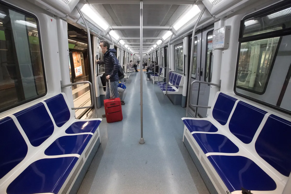 Požar u metrou u Barseloni, povređeno 137 osoba VIDEO
