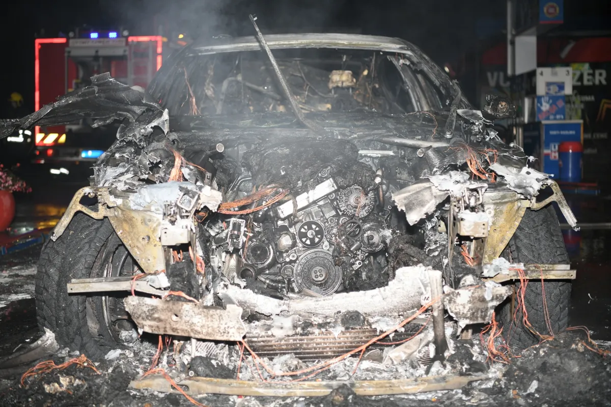 Hapšenje u Pančevu: Mladić zapalio dva automobila