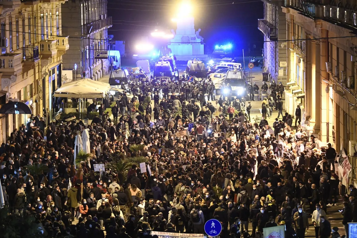 Hiljade ljudi u Rimu na rivalskim anti i pro-migracionim demonstracijama