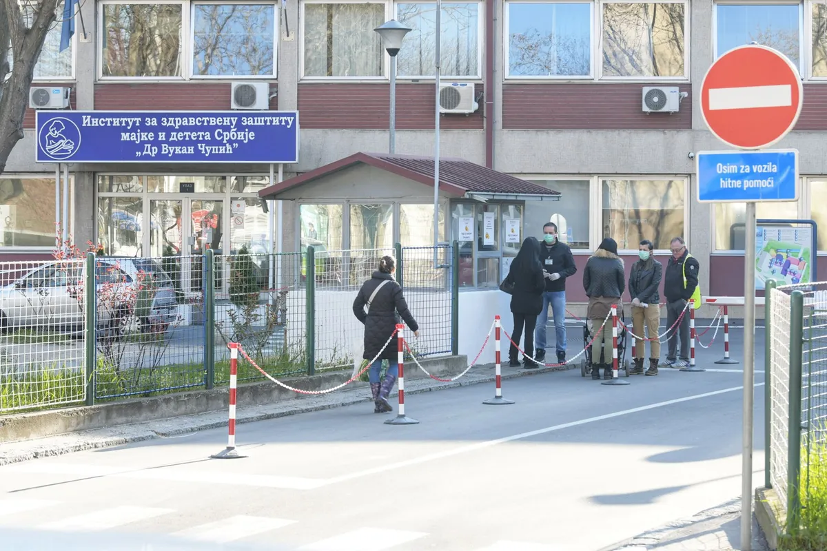 Sanirano izlivanje hrom-sumporne kiseline u Institutu za majku i dete