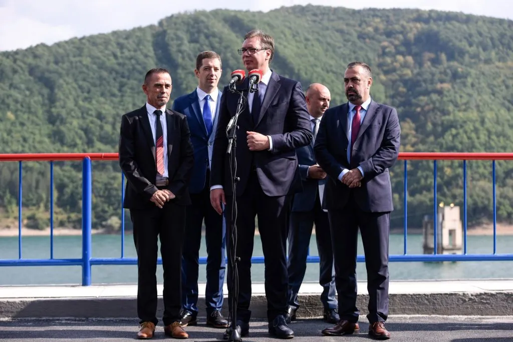 Sećate se da je Vučić vikao: "Sutra me smenite, ali ne dam Gazivode"? Sad se tamo ruše srpske kuće, a od njega ni traga ni glasa