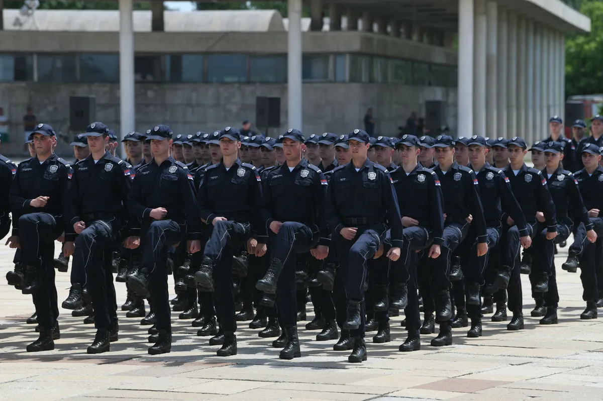 Svečani defile policije kroz Knez Mihailovu povodom Dana MUP