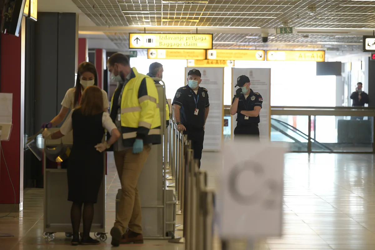 MUP: Uhapšen državljanin Kine jer je ponudio mito policajcu na beogradskom aerodromu