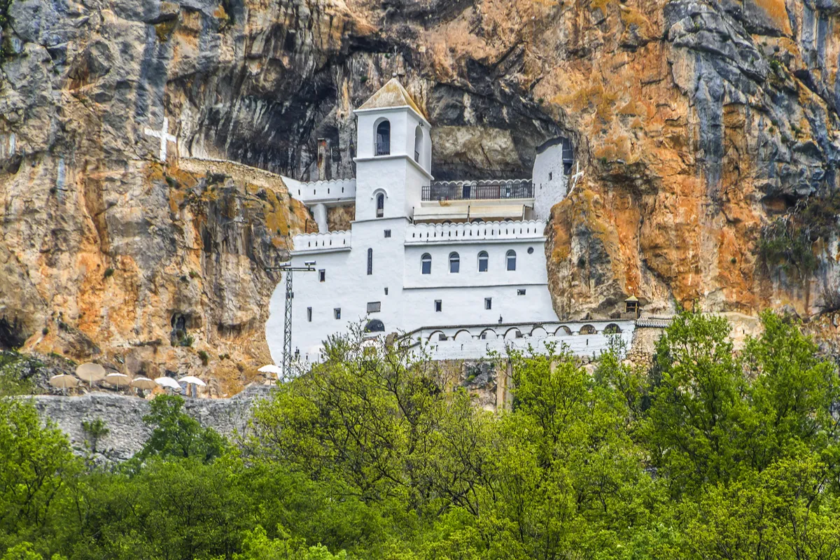 Gradiće se solarna elektrana pored Ostroga: Predsednik Opštine Danilovgrad kaže da država ugrožava kulturnu baštinu