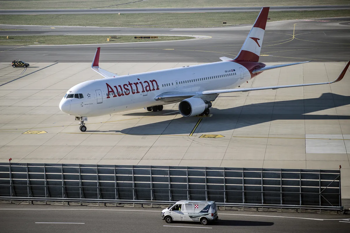 Muškarac preskočio ogradu od piste pa se ušunjao u avion i prespavao u njemu
