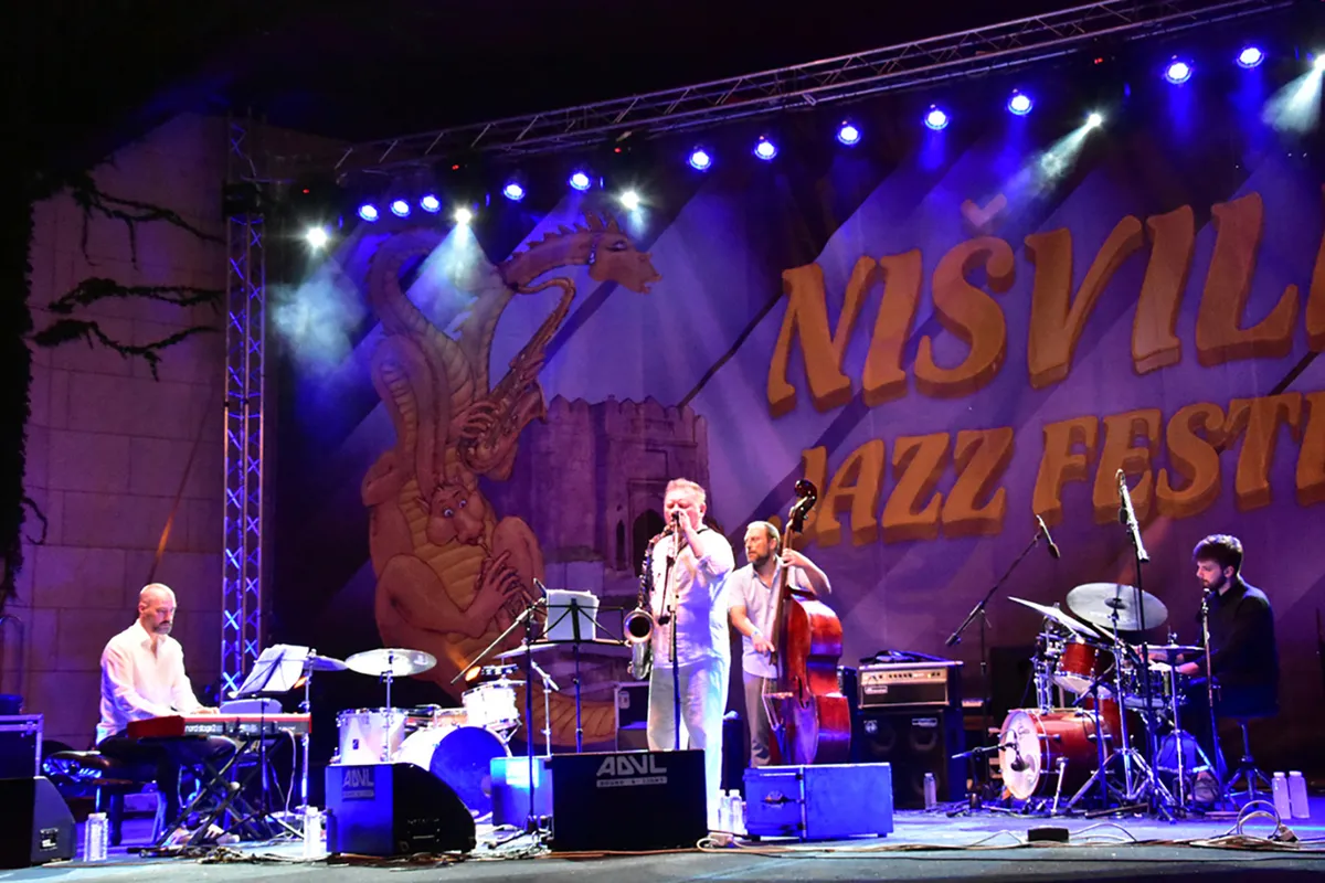Nišvil poziva 1.111 ljudi da kupe kartu za festival i nadomeste novac koji im je uskratilo Ministarstvo kulture