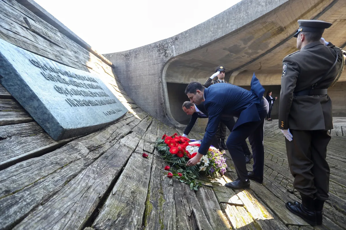 Izaslanik Donalda Trampa: Ne smeju se zaboraviti jasenovačke žrtve, ali ni one tokom rata u BiH