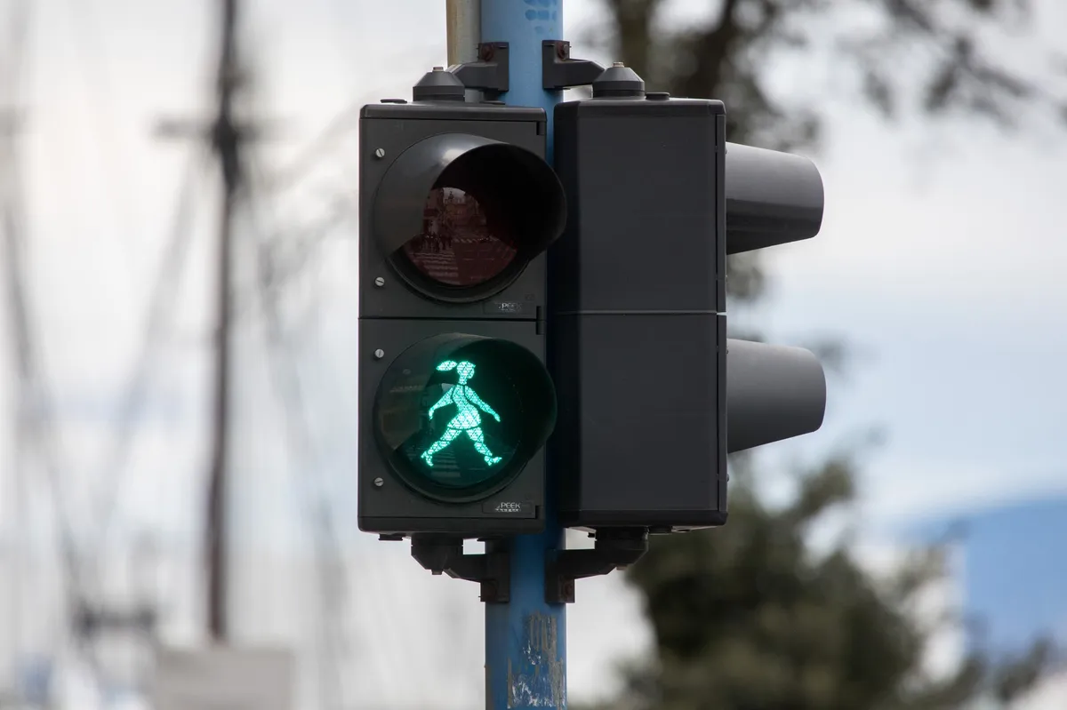 "Treći put pokušavaju da nameste tender za modernizaciju semafora za Yunex Traffic d.o.o."
