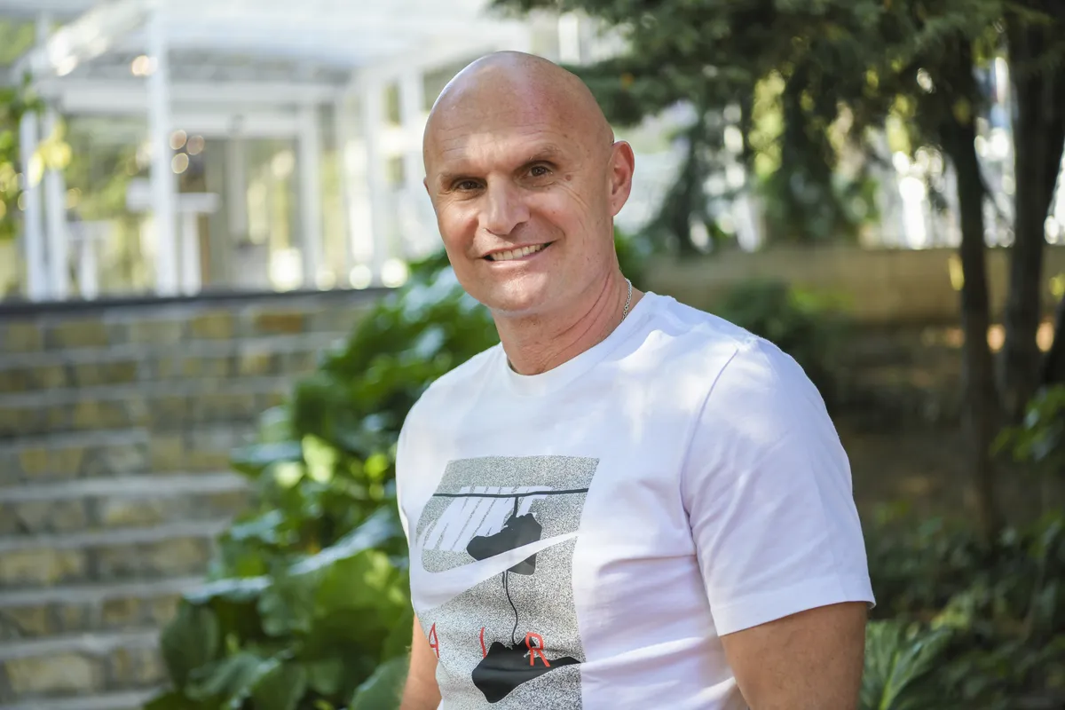 "Lepo ti da prekineš tu vezu, a od sutra krećemo ti i ja": Kako su se zavoleli Miligram i njegova supruga