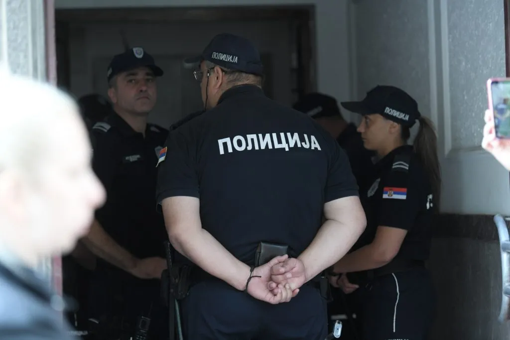 Oglasio Se MUP O Prebijanju Poznatog Biznismena U Beogradu Maskirani 
