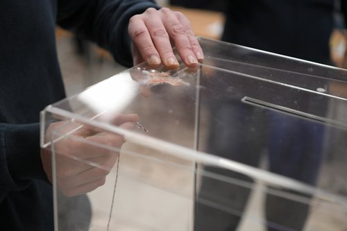 Beograd 16.01.2022. kuti votimi, Referendum, qendër votimi, votim, ndryshim kushtetues, ilustrim, zgjedhje, kuti votimi Foto: Dragan Mujan/Nova.rs