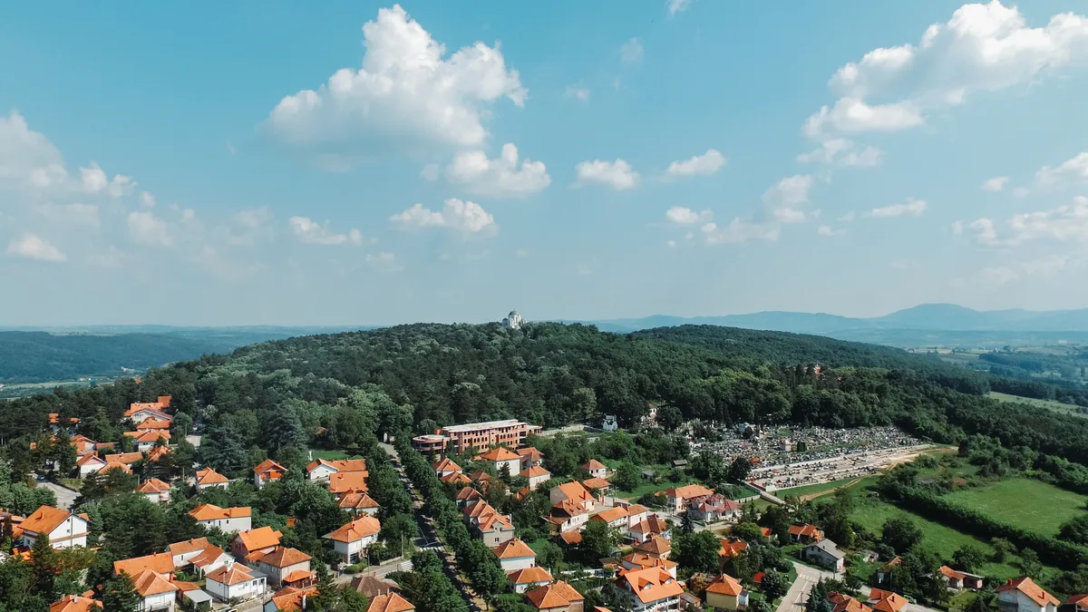 FOTO Opozicija u Topoli: Reka Jasenica na pojedinim mestima potpuno ...