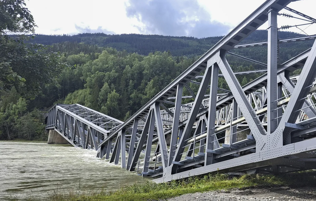 Nabujala reka srušila železnički most u Norveškoj - nova.rs