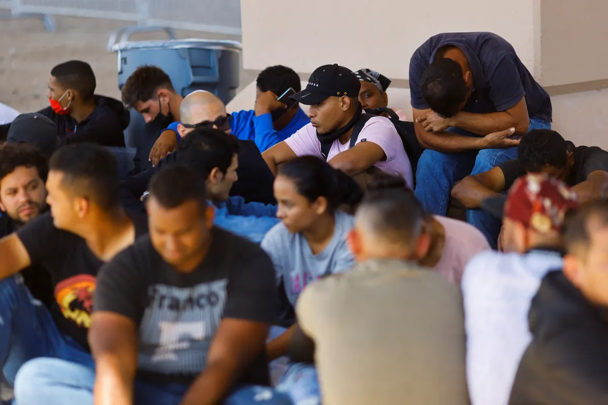 Vrhovni sud SAD dozvolio nastavak ubrzanih deportacija migranata u treće zemlje