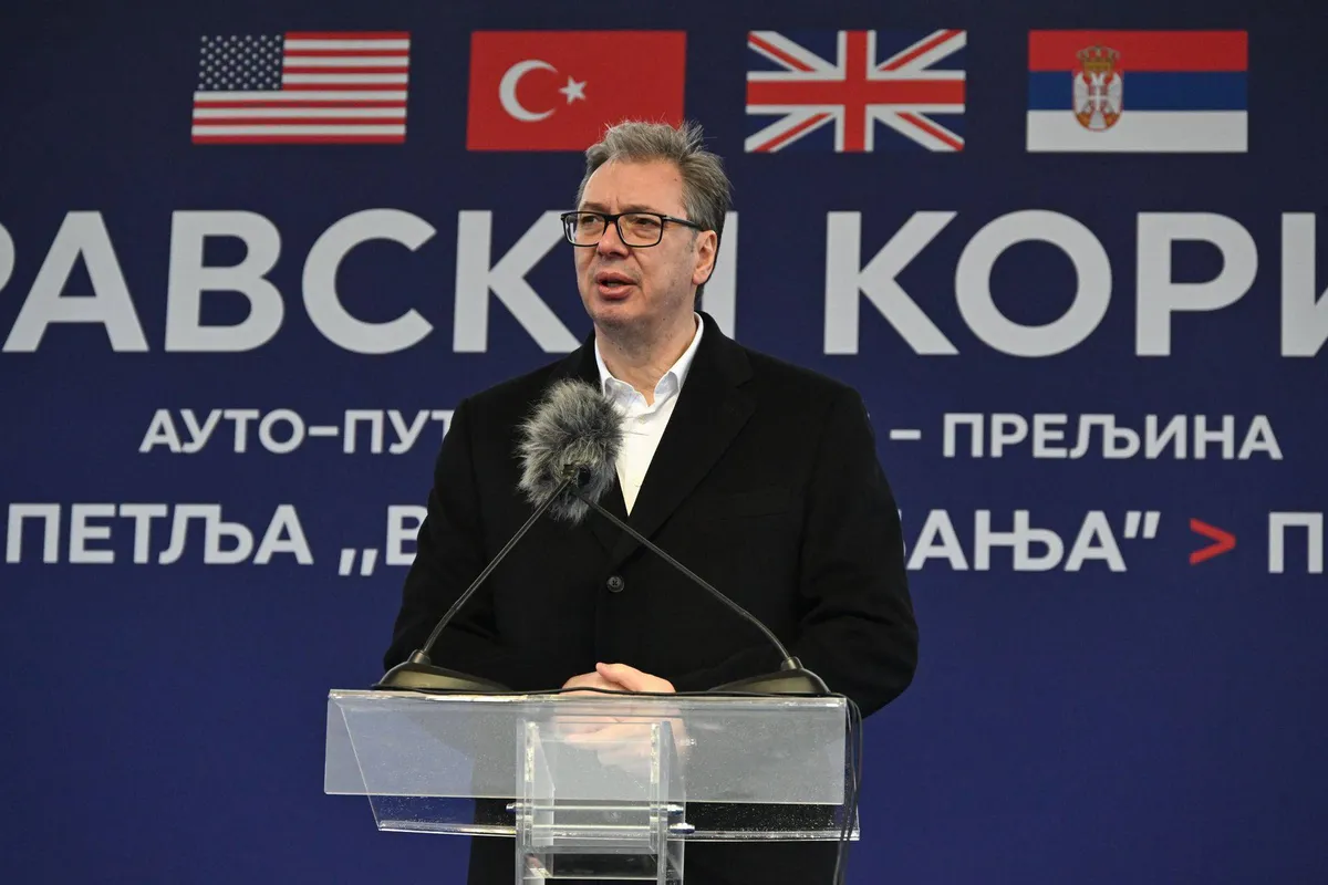 "Umesto putokaza za Zabelu i Požarevac, članovi napredne mafijaške organizacije stavili su oznaku 'Auto put Aleksandra Vučića'" FOTO