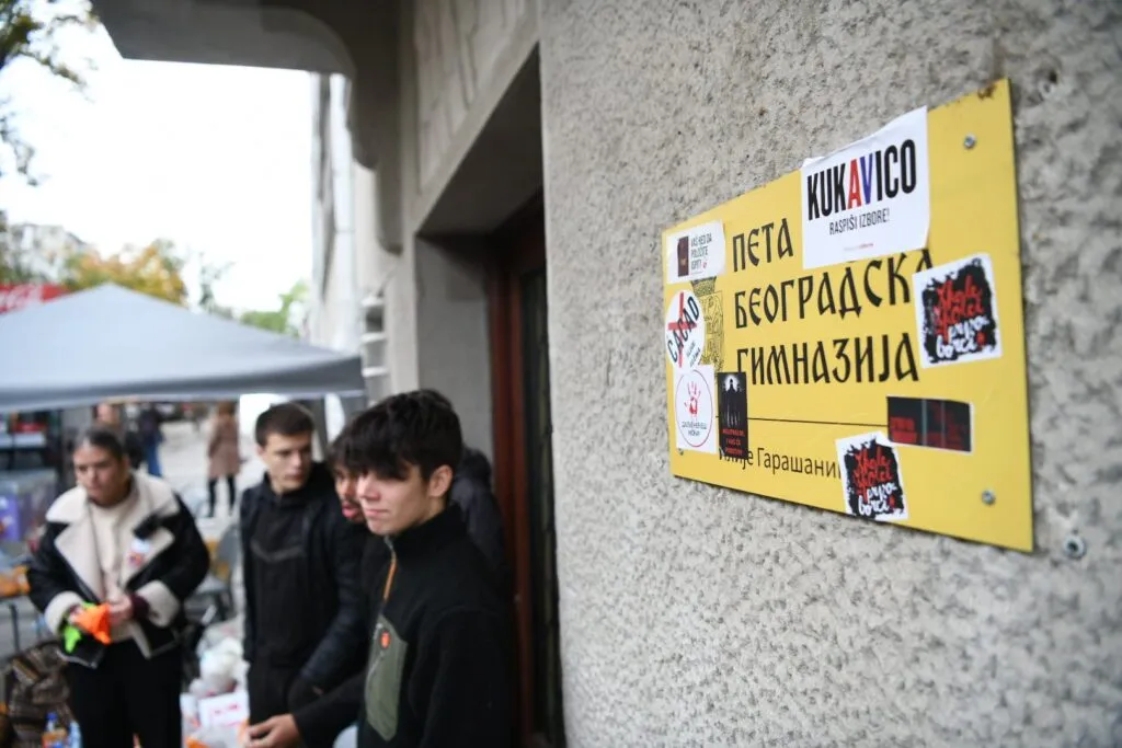 Savet roditelja Pete beogradske gimnazije osudio disciplinski postupak protiv profesora istorije