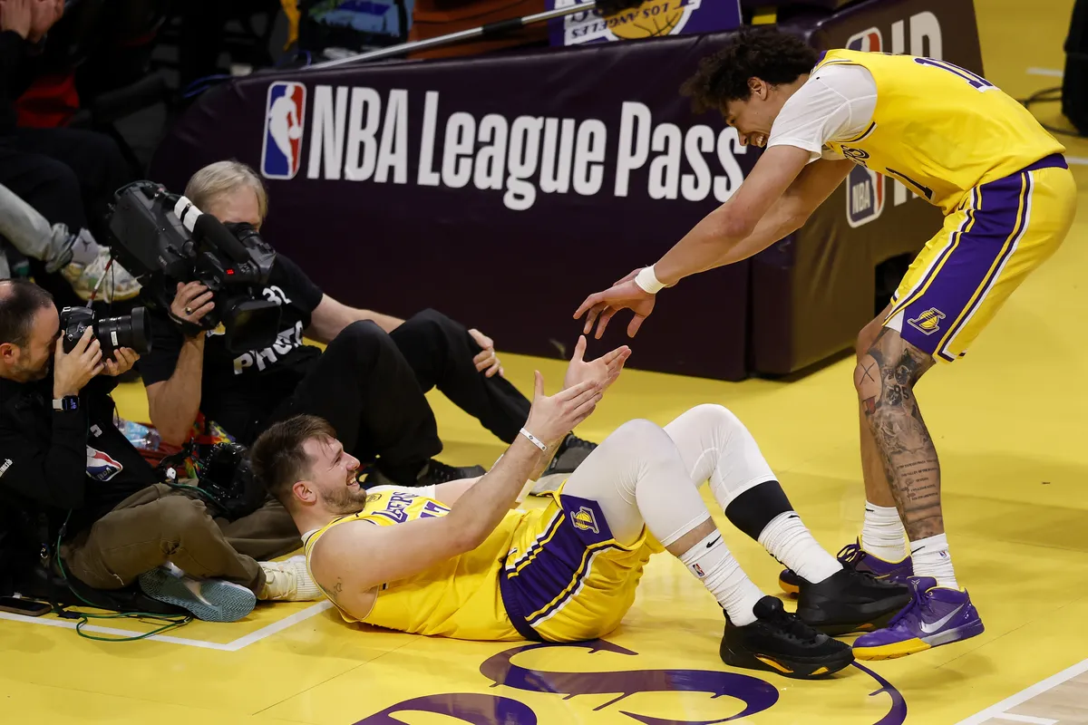 "Hladan tuš" za Lejkerse i tmurne prognoze za Luku Dončića