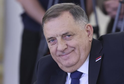 epa12364127 Bosnian Serb leader Milorad Dodik, serving as the 8th President of the Republika Srpska, smiles while speaking with Russian Foreign Minister Sergey Lavrov during their meeting in Moscow, Russia, 09 September 2025. EPA/SERGEI ILNITSKY