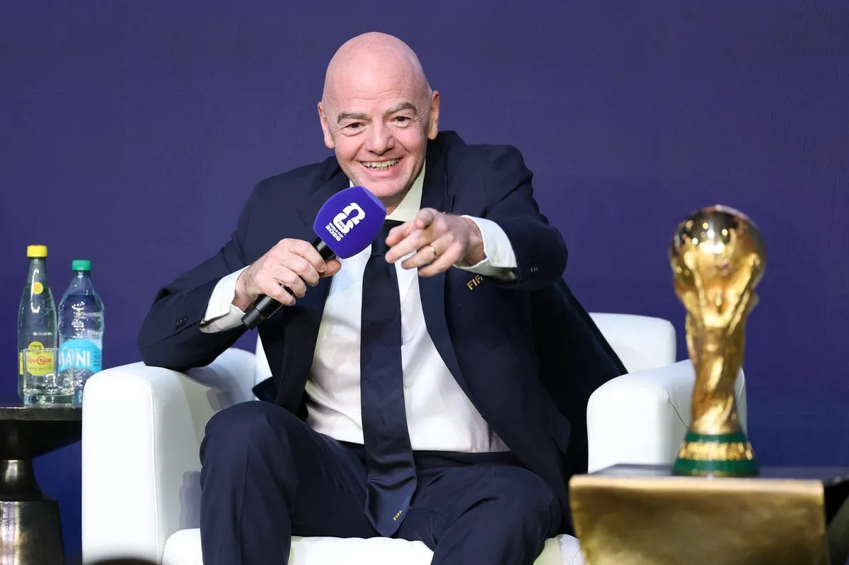 Infantino hteo da pokaže šta zna sa loptom, a mnogi mu to godinama ne zaboravljaju VIDEO
