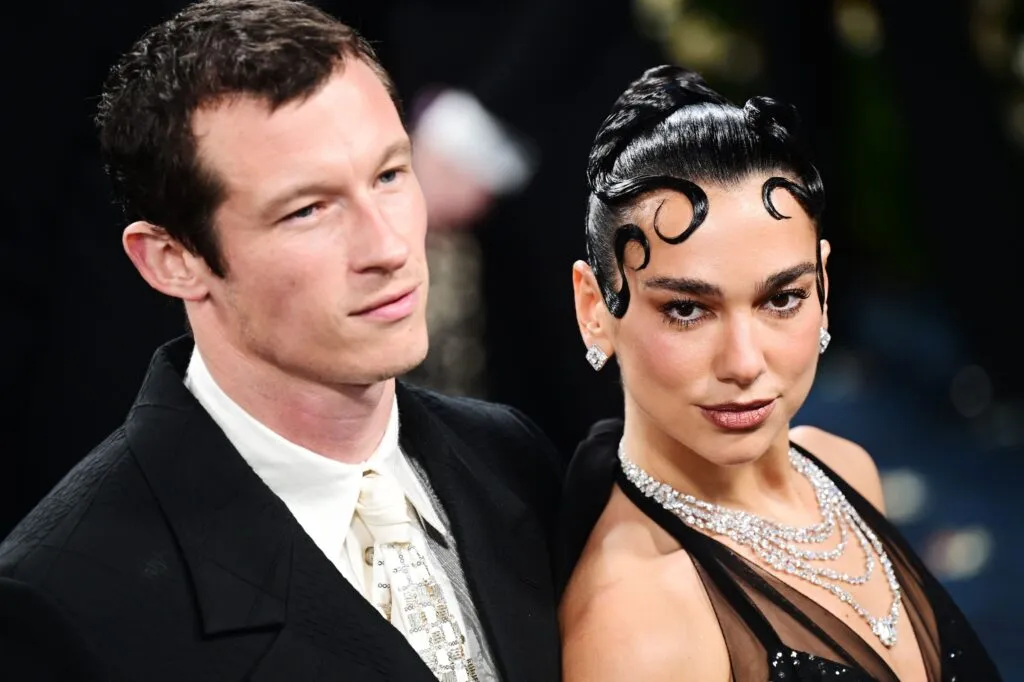 Dua Lipa pokazala brutalno telo: Uživa na jahti, a u prvom planu isklesani trbušnjaci (FOTO)