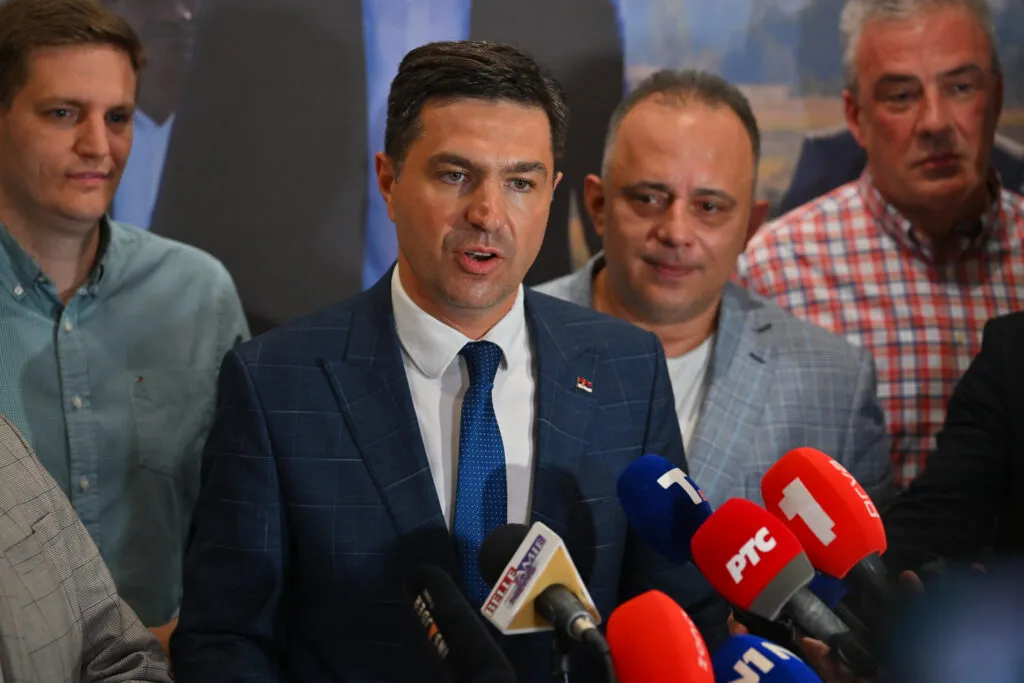 Odloženo suđenje studentu optuženom da je gađao jajima gradonačelnika Niša