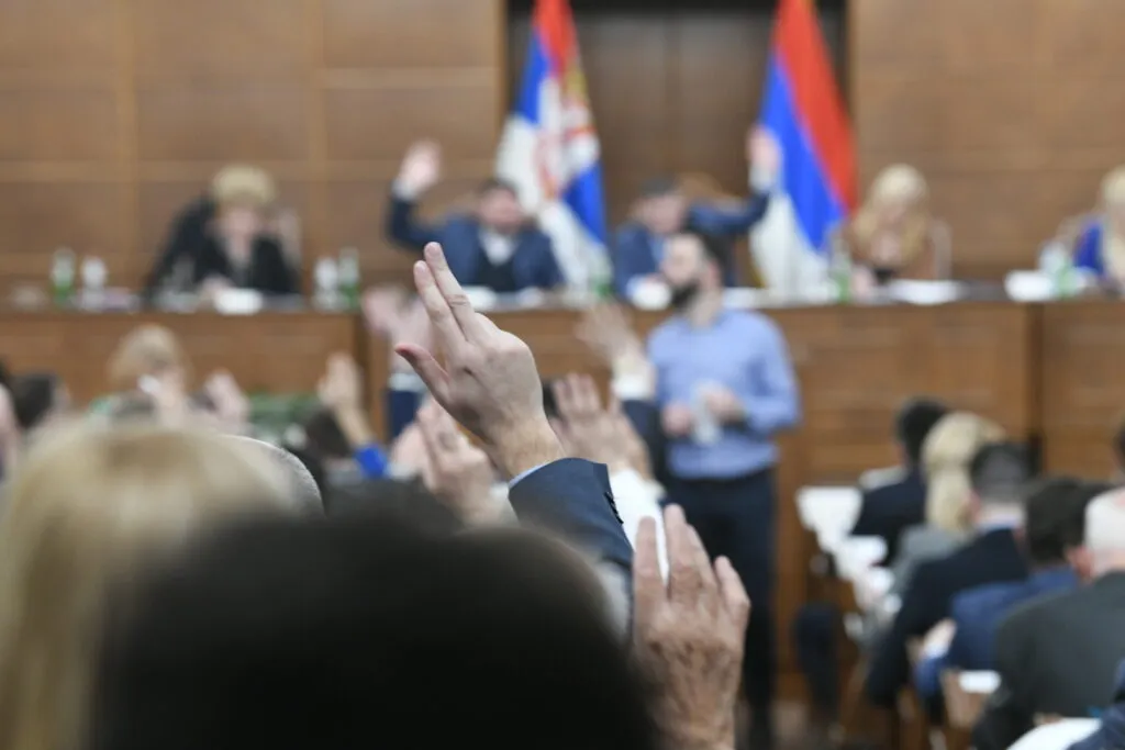 Skupština Beograda danas o uspostavljanju integrisanog bezbednosnog sistema - za vlast projekat od javnog interesa, za opoziciju stvaranje "paravojske"