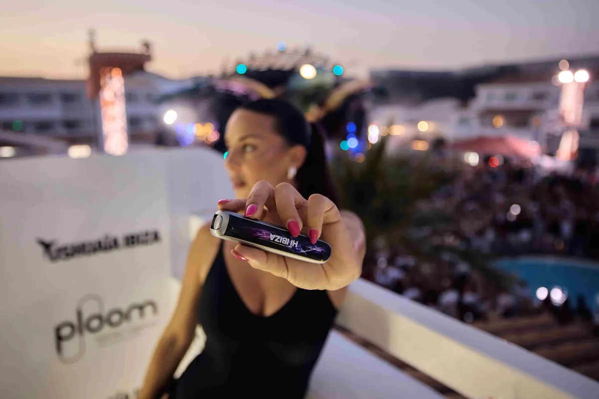 Tri dana, dva kultna kluba, ostrvo koje nikad ne spava: Ibiza u znaku brenda Ploom
