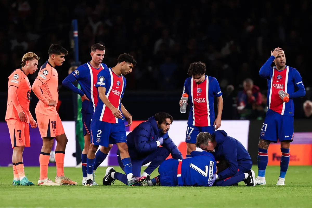 Mučne scene u Parizu, jedan od najboljih fudbalera sveta iznet sa terena FOTO