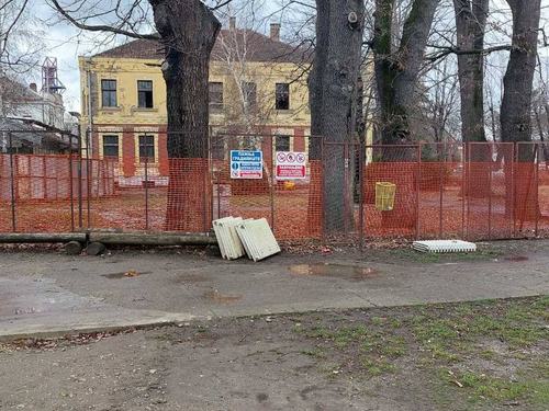 Rekonstrukcija srednje škole u Kragujevcu, Kragujevac Beta-l96e80moav.jpg