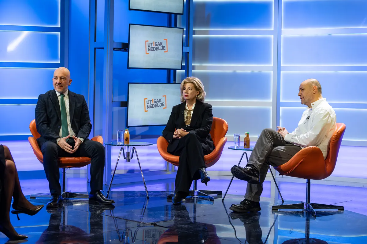 "Od narko-kartela na vlasti samo nas može spasti JTOK - ako sutra krene redom da hapsi i optužuje": Gosti „Utiska nedelje“ o odgovoru na usvajanje „Mrdićevih zakona“ Kép
