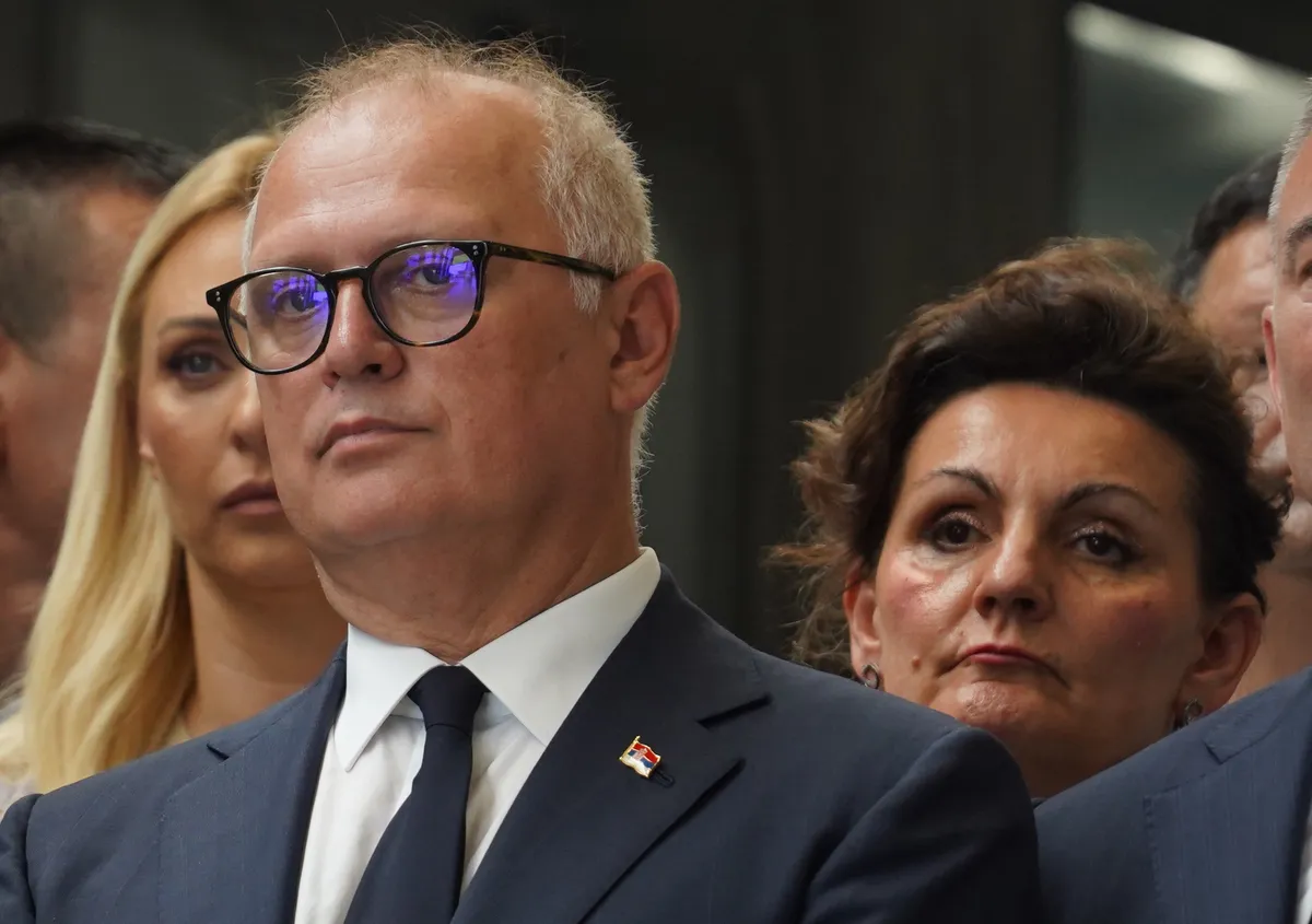 Vesić izgubio na sudu, propala tužba protiv portala Nova.rs zbog teksta o poslovima "Dobergarda"