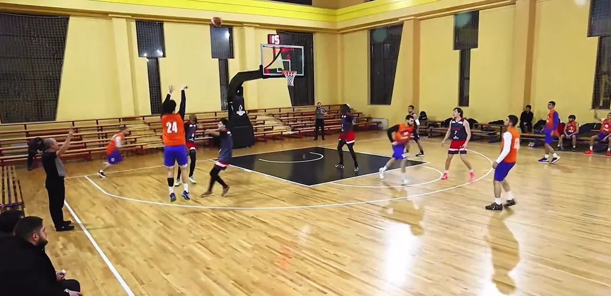 Za rubriku "verovali ili ne": Momak za kog nikad niste čuli ubacio 84 poena VIDEO Kép