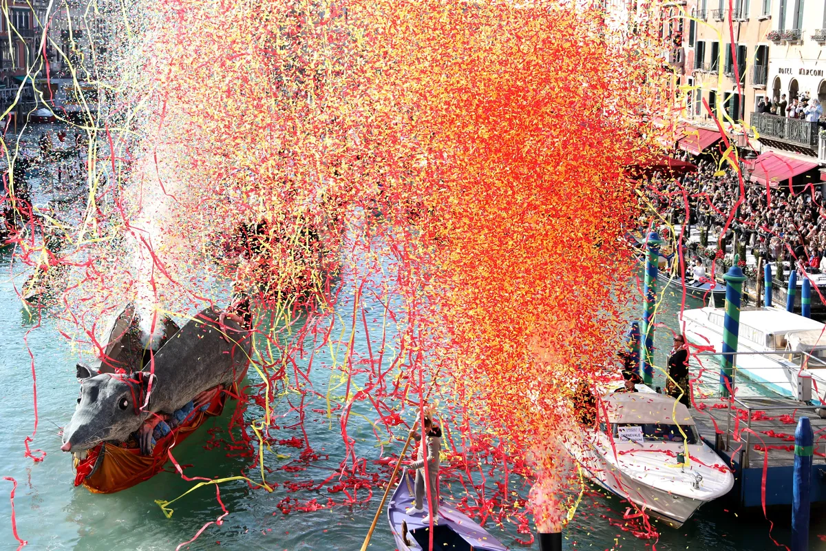 FOTO Venecija u karnevalskom ruhu – sve je u znaku Olimpijskih igara Kép