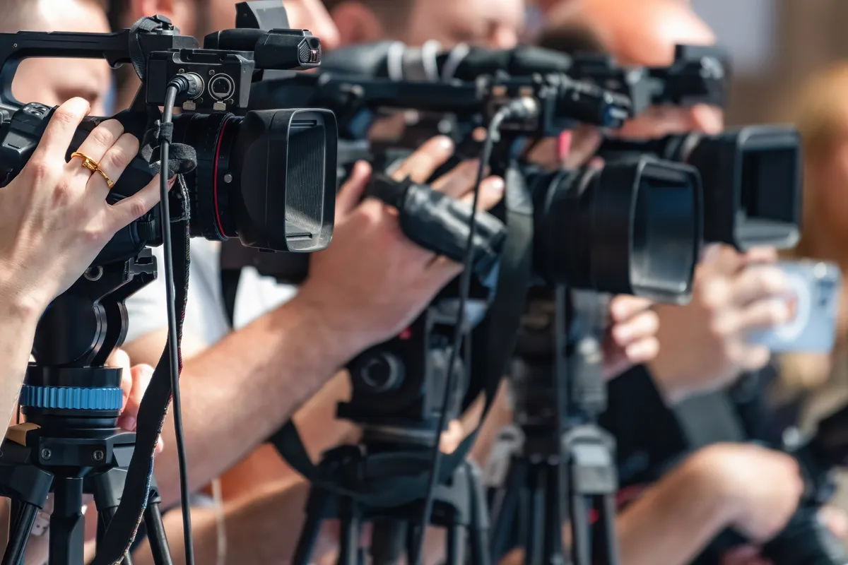 “Newsmax” se širi na poljsko tržište, tamošnji novinari zabrinuti zbog ruskog uticaja u Srbiji Kép