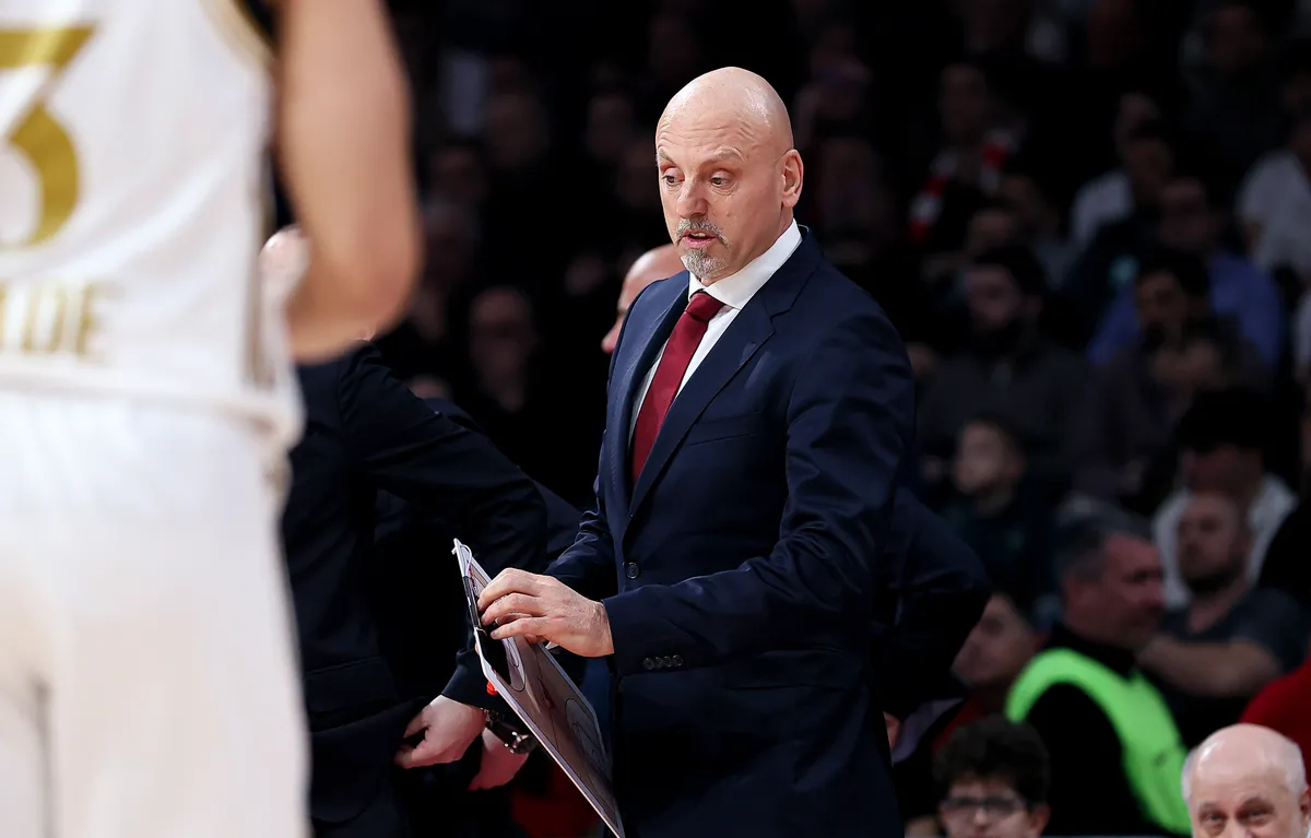 Obradović objasnio tesan poraz Zvezde: "Svako ima problem sa Makabijem, ništa tragično, moramo da budemo pametniji" Kép