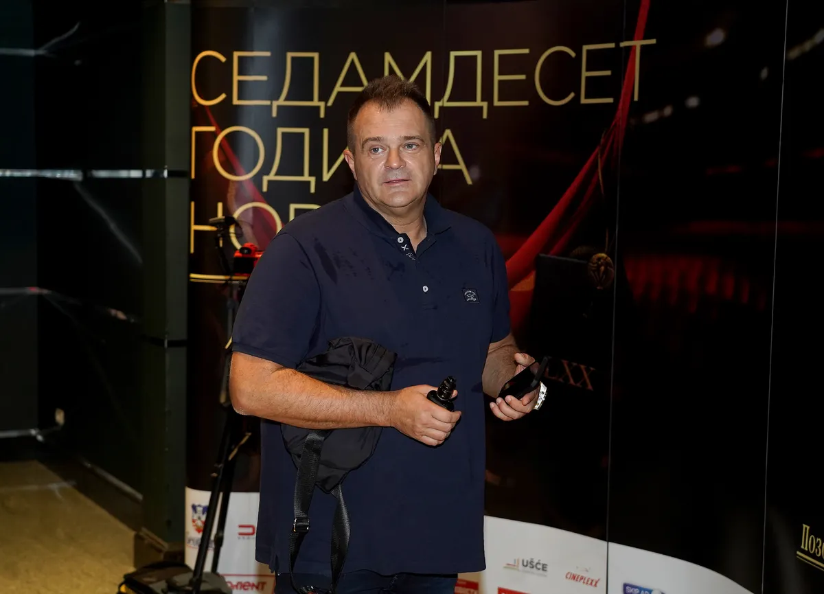 "Braji sam platila pesmu 5.500 evra, a on je prodao Radi Manojlović": Naša pevačica tvrdi da ju je poznati kompozitor prevario
