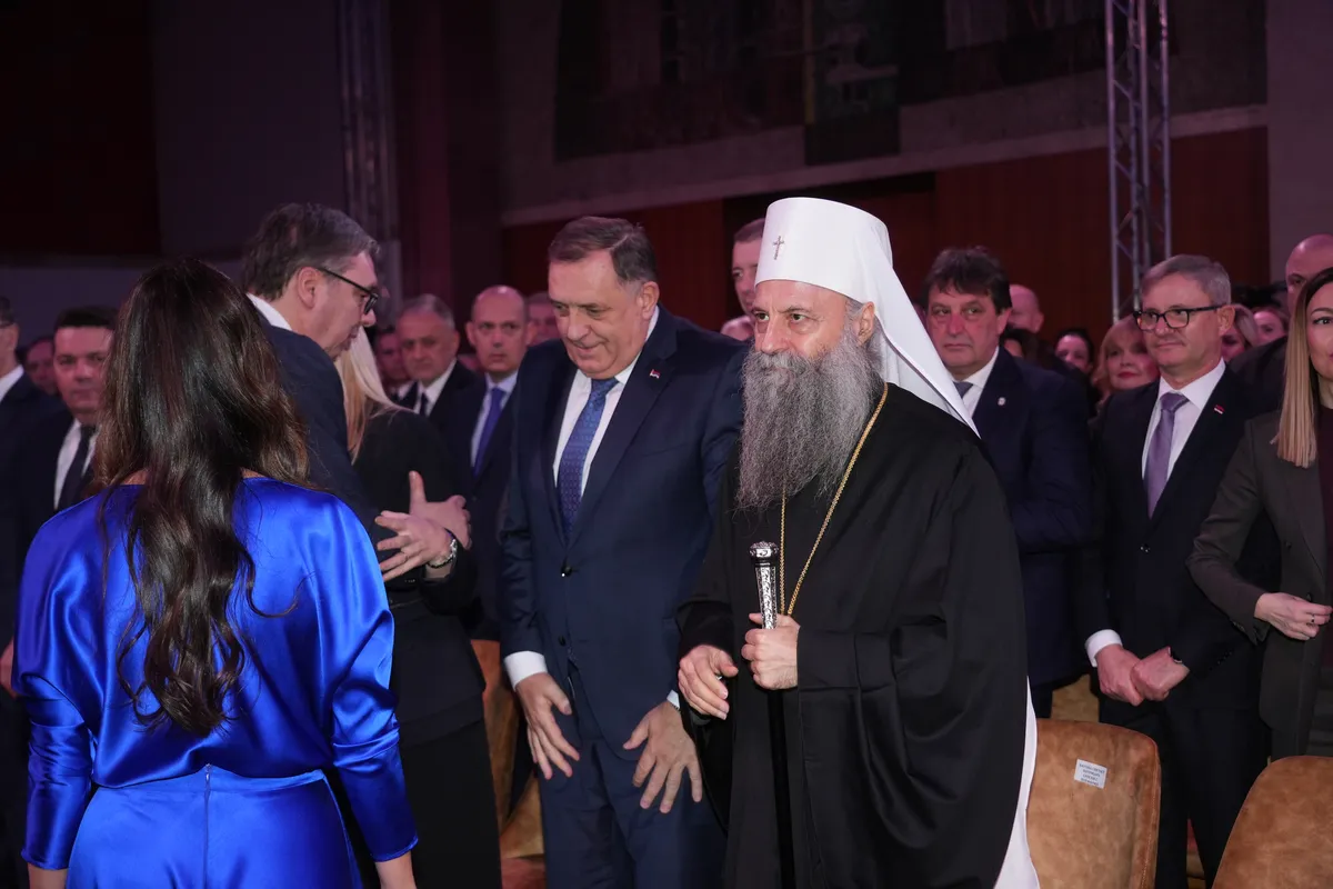 Zvaničnici Srpske čestitali Vaskrs pravoslavnim vernicima i patrijarhu Porfiriju