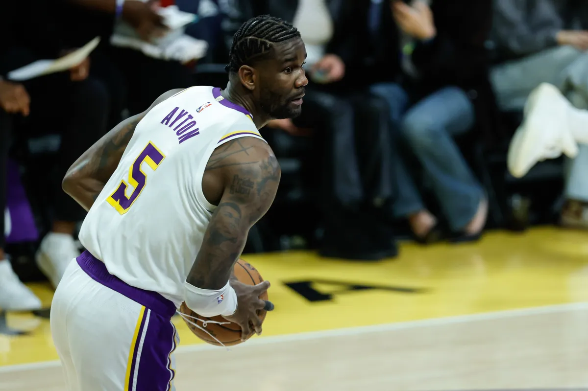 Novi trejd u NBA: Lejkersi povukli neočekivan potez, ostali bez nekadašnjeg prvog pika